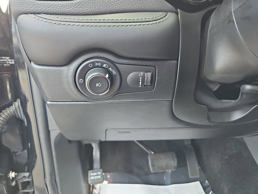 Used 2022 Dodge Durango GT image 30