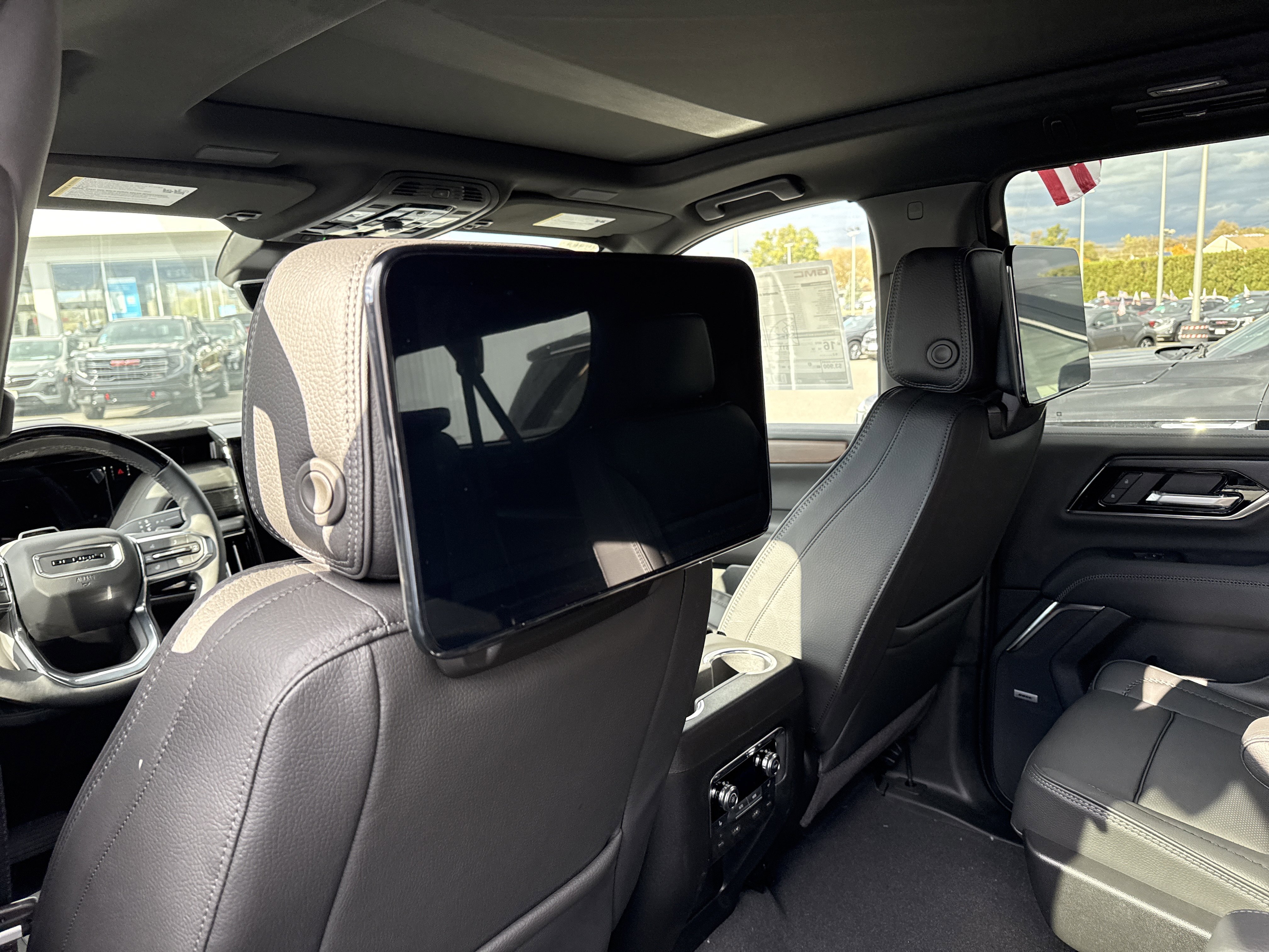 New 2026 GMC Yukon XL Denali image 23