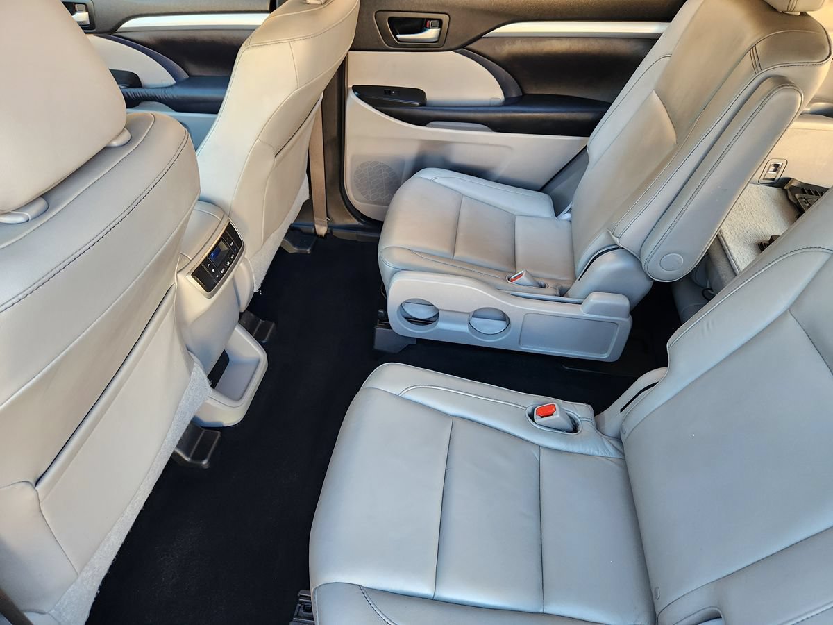 Used 2016 Toyota Highlander XLE FWD image 53