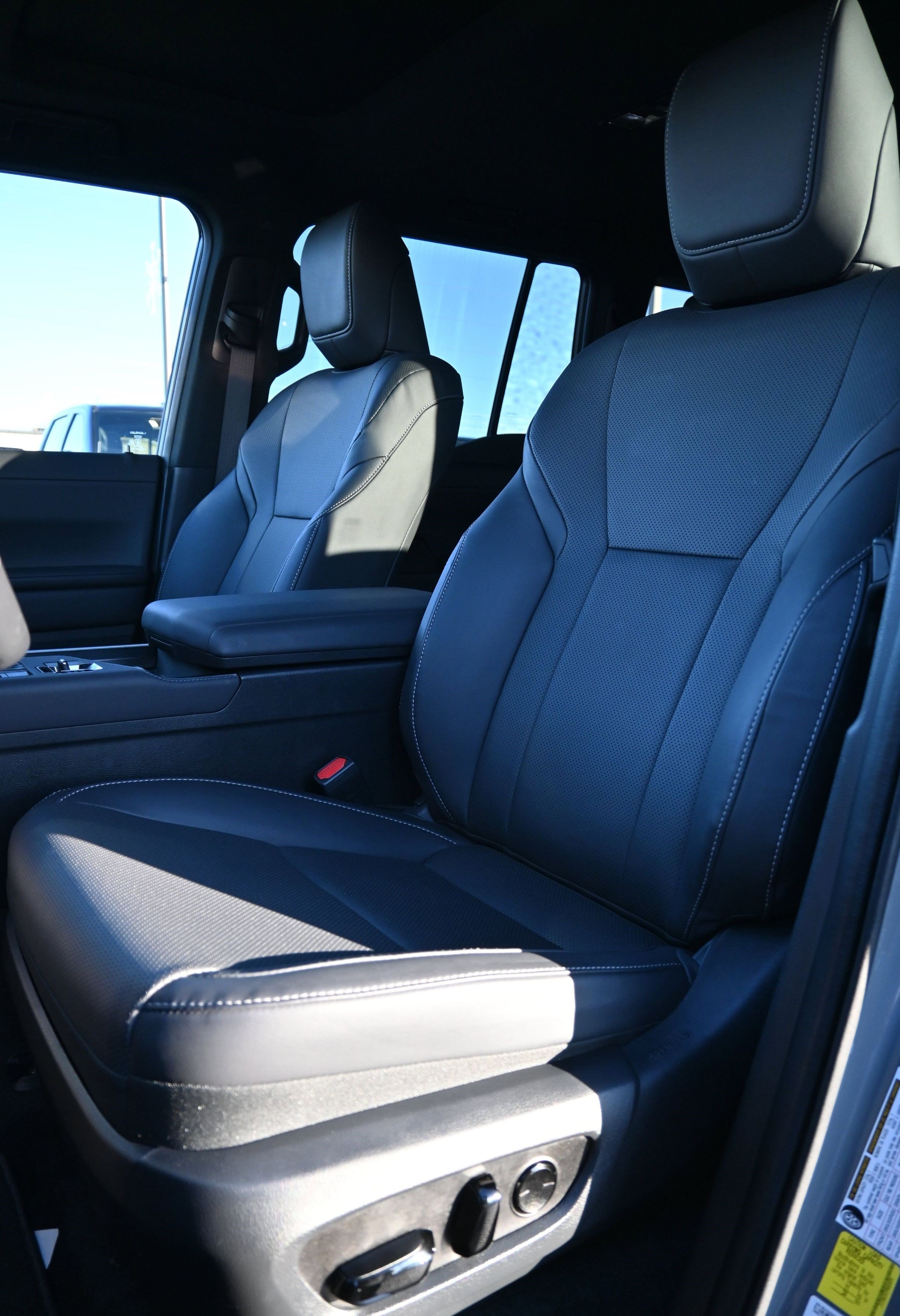 Used 2024 Lexus GX 550 image 18