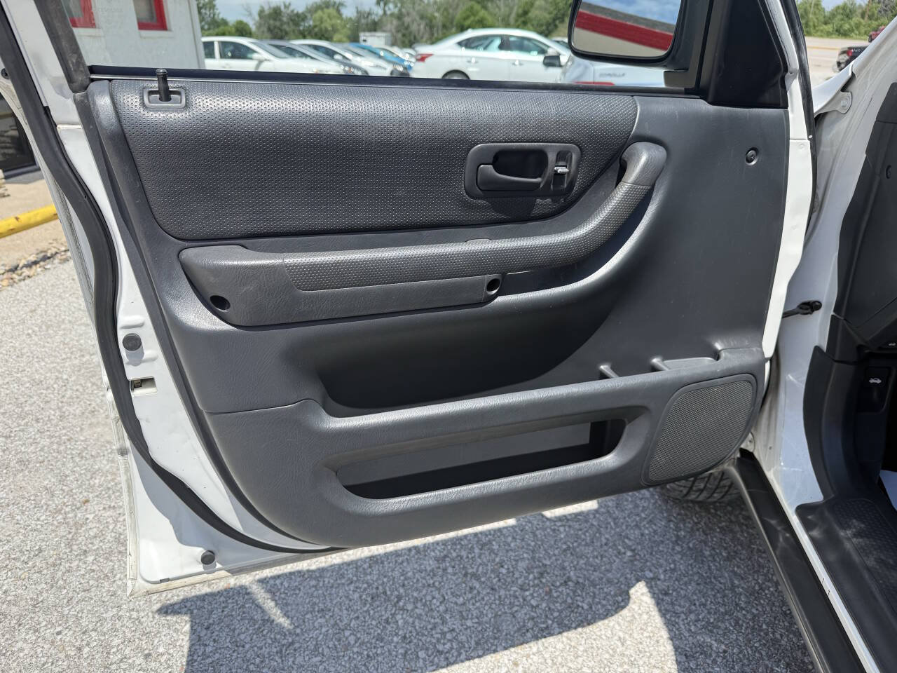 Used 2001 Honda CR-V LX image 21