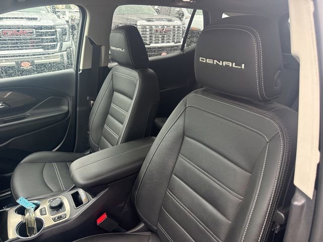 Used 2024 GMC Terrain Denali w/ Denali Premium Package AWD/4WD image 14