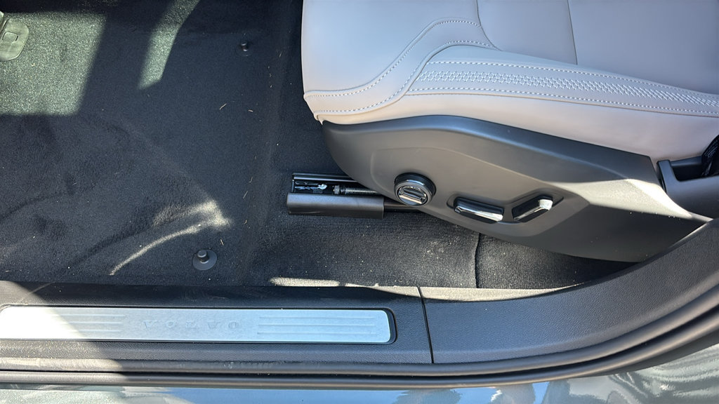 New 2027 Volvo XC60 B5 Plus AWD/4WD image 26