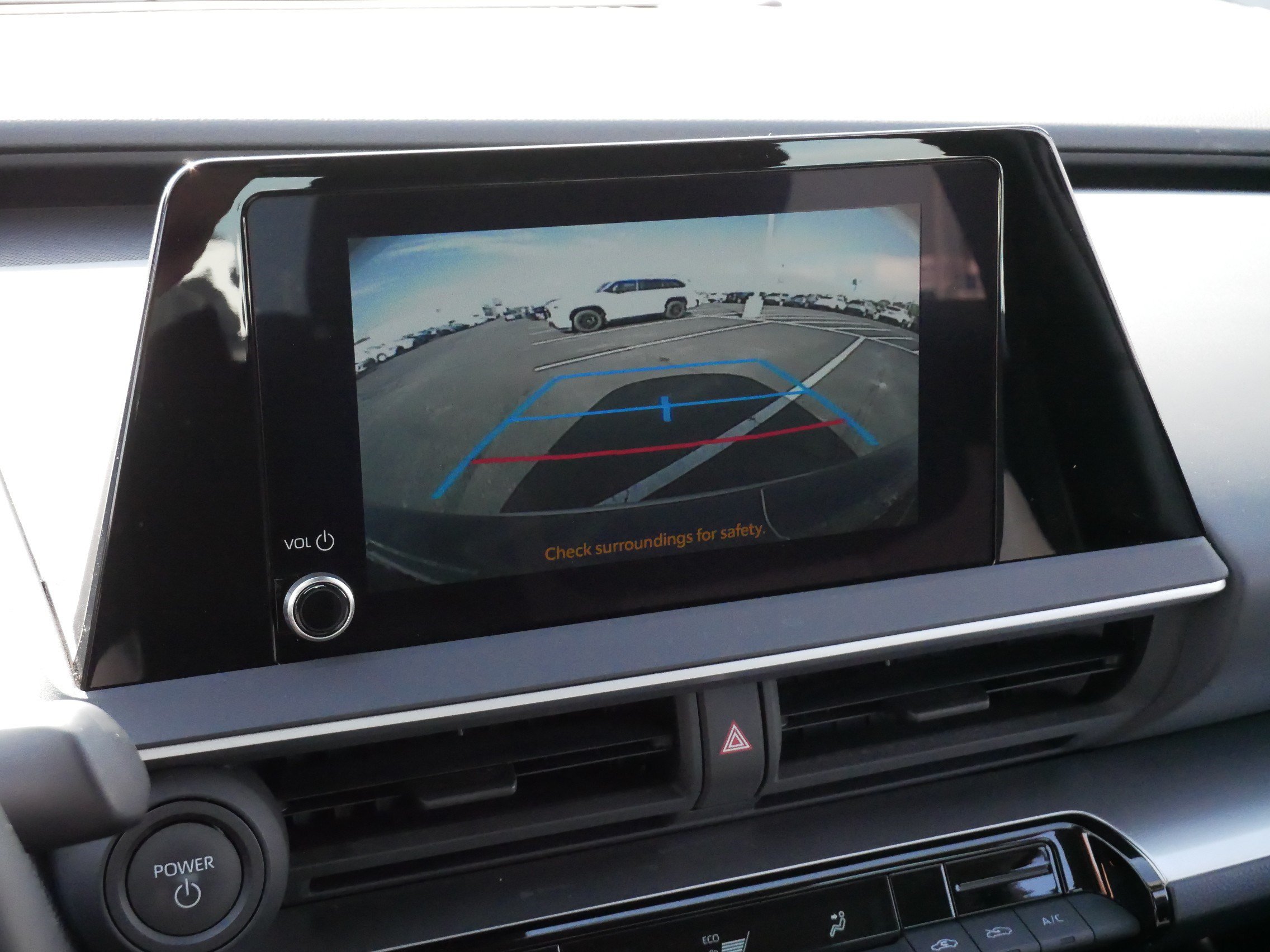 Certified 2025 Toyota Prius LE FWD image 22