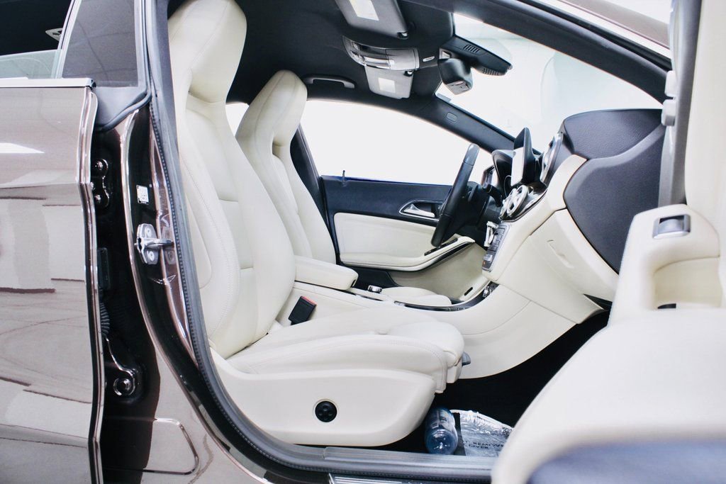 Used 2019 Mercedes-Benz CLA 250 image 31