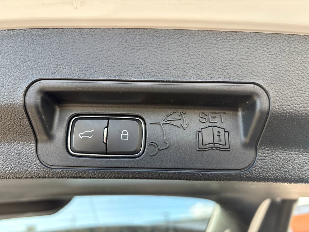 Used 2021 Ford Explorer XLT w/ Class III Trailer Tow Package image 28