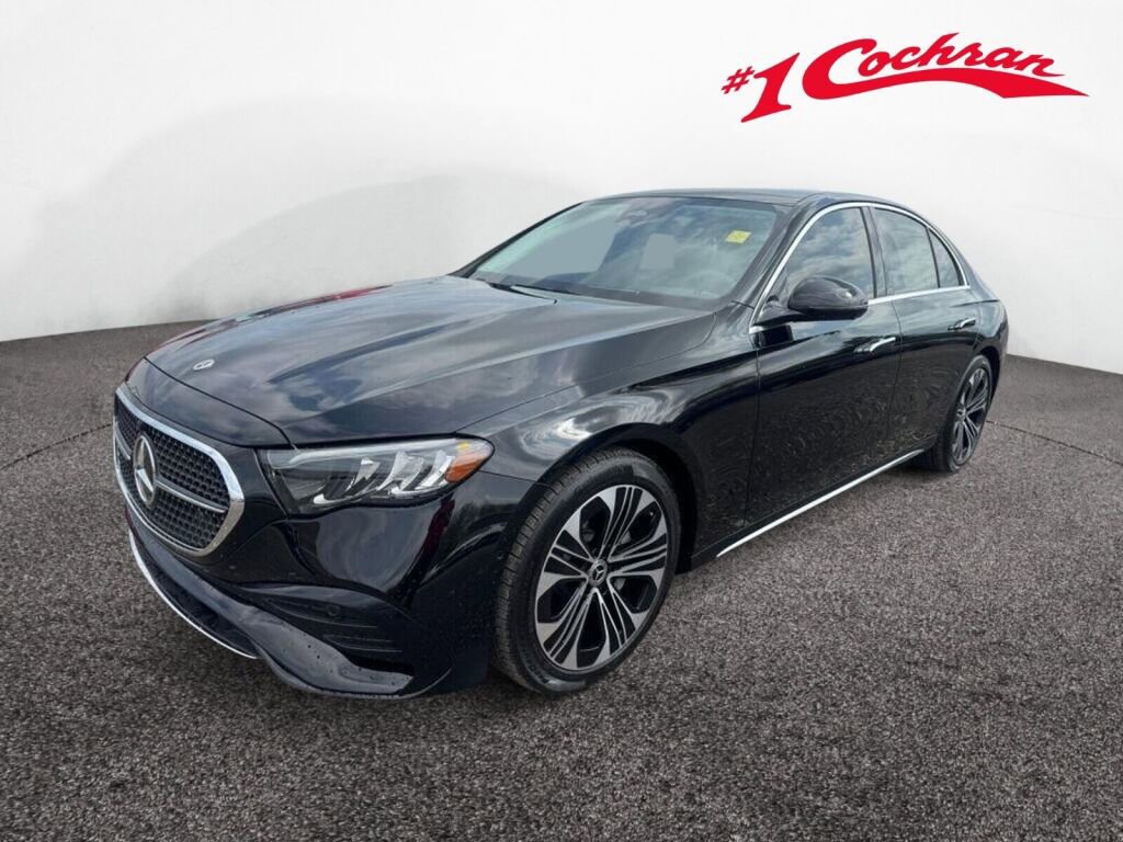 Used 2024 Mercedes-Benz E 350 4MATIC Sedan image 3