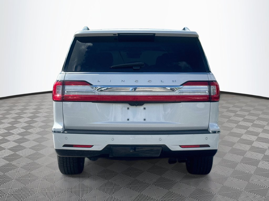 Used 2018 Lincoln Navigator Select AWD/4WD image 7