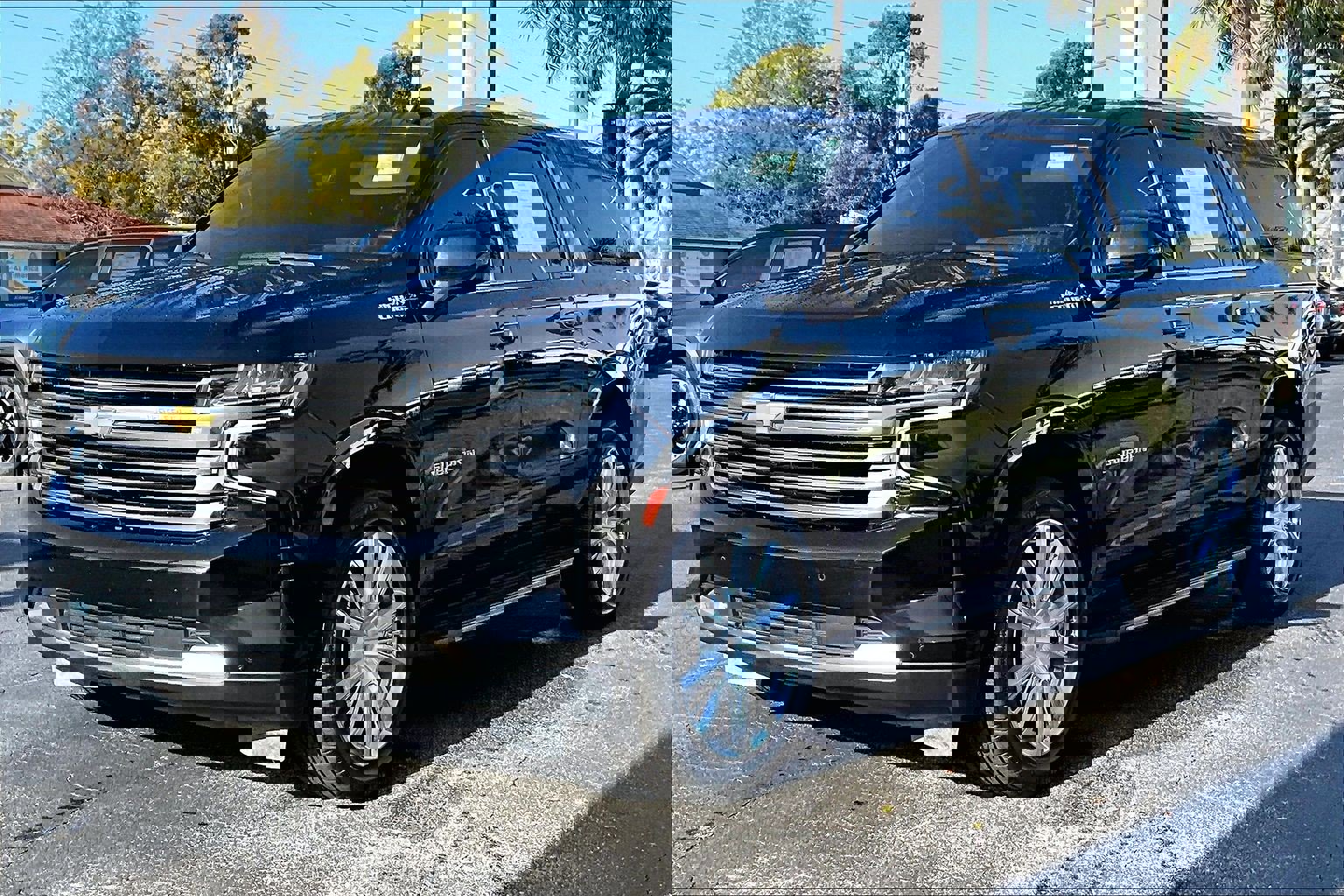 Used 2021 Chevrolet Suburban High Country image 2