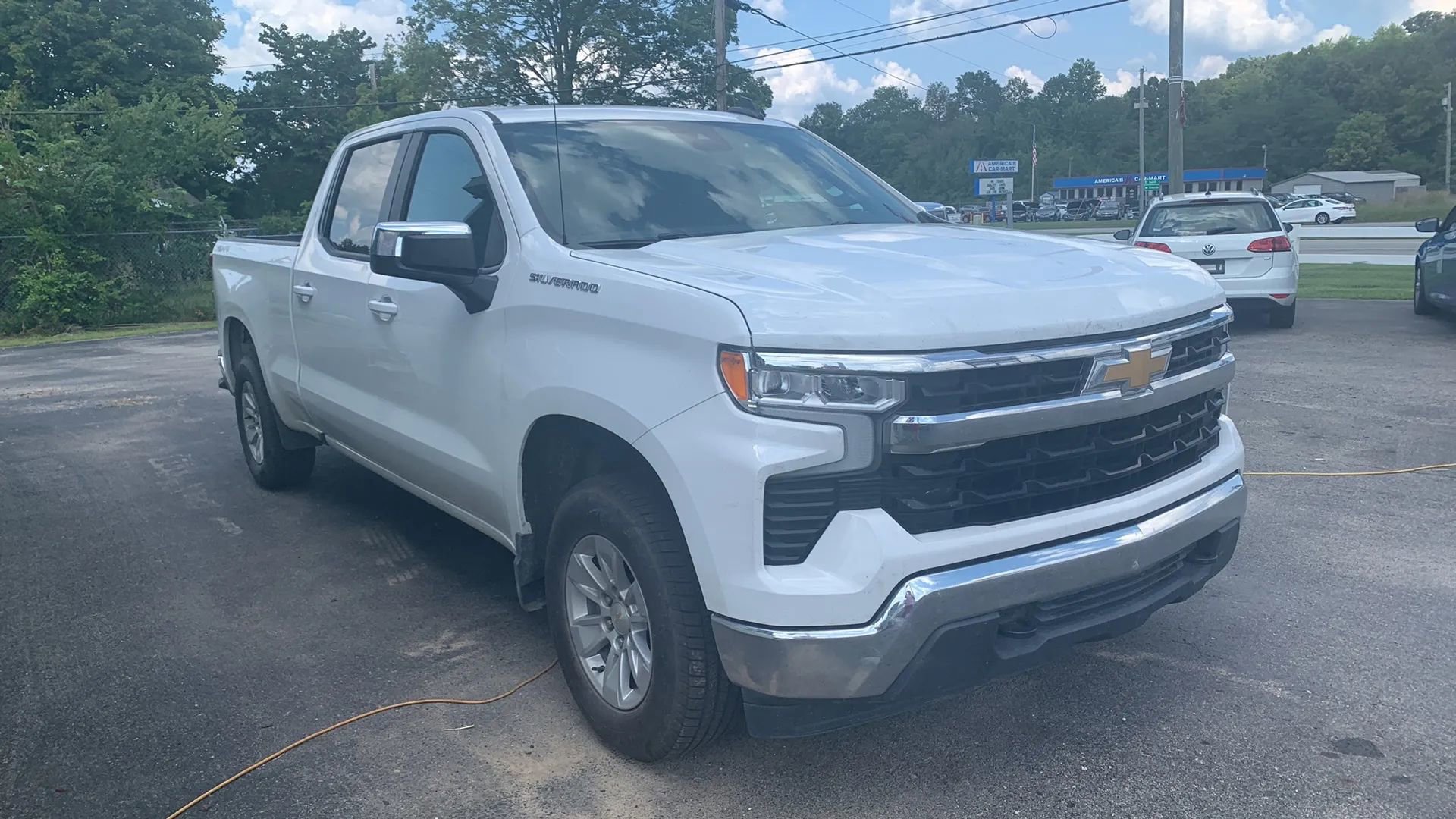 Used 2023 Chevrolet Silverado 1500 LT image 1