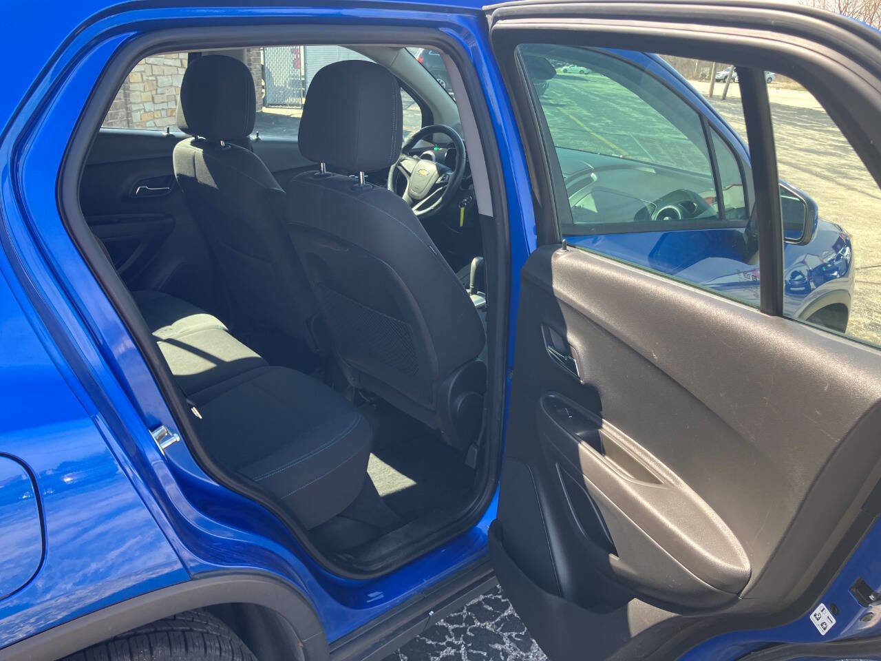 Used 2015 Chevrolet Trax LS w/ LPO, Protection Package FWD image 15