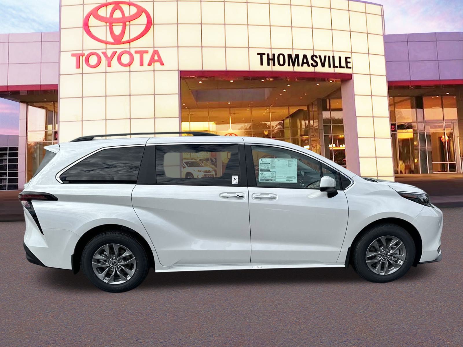 New 2025 Toyota Sienna XLE FWD image 4