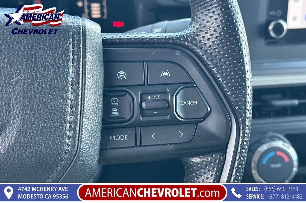 Used 2025 Toyota Tacoma SR5 AWD/4WD image 32