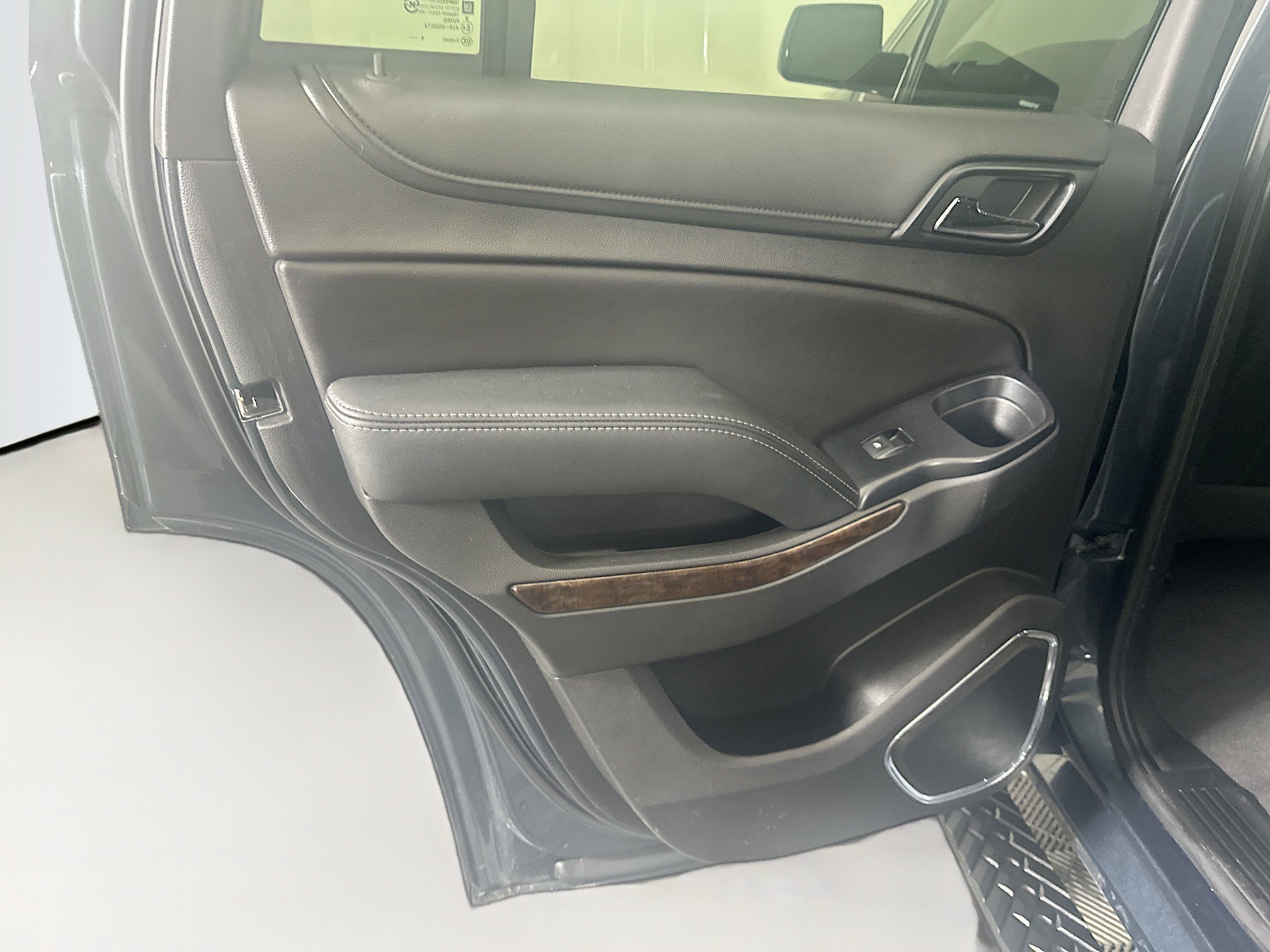 Used 2020 Chevrolet Tahoe LT w/ Luxury Package AWD/4WD image 27