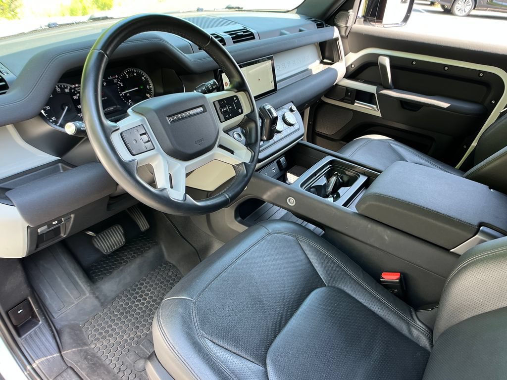 Used 2023 Land Rover Defender 110 SE AWD/4WD image 10