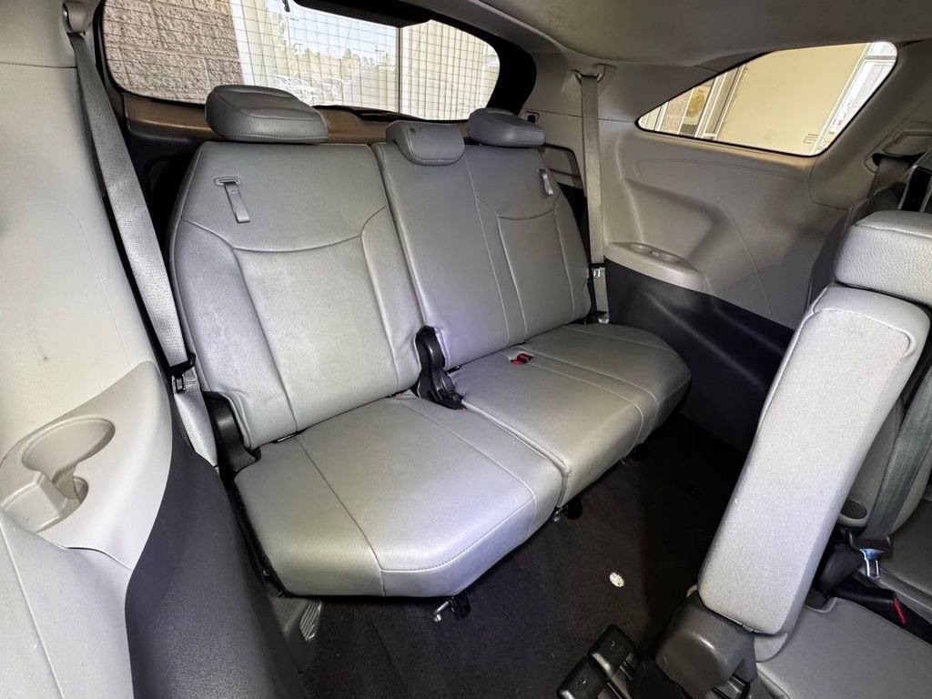 Used 2024 Toyota Sienna XLE image 62