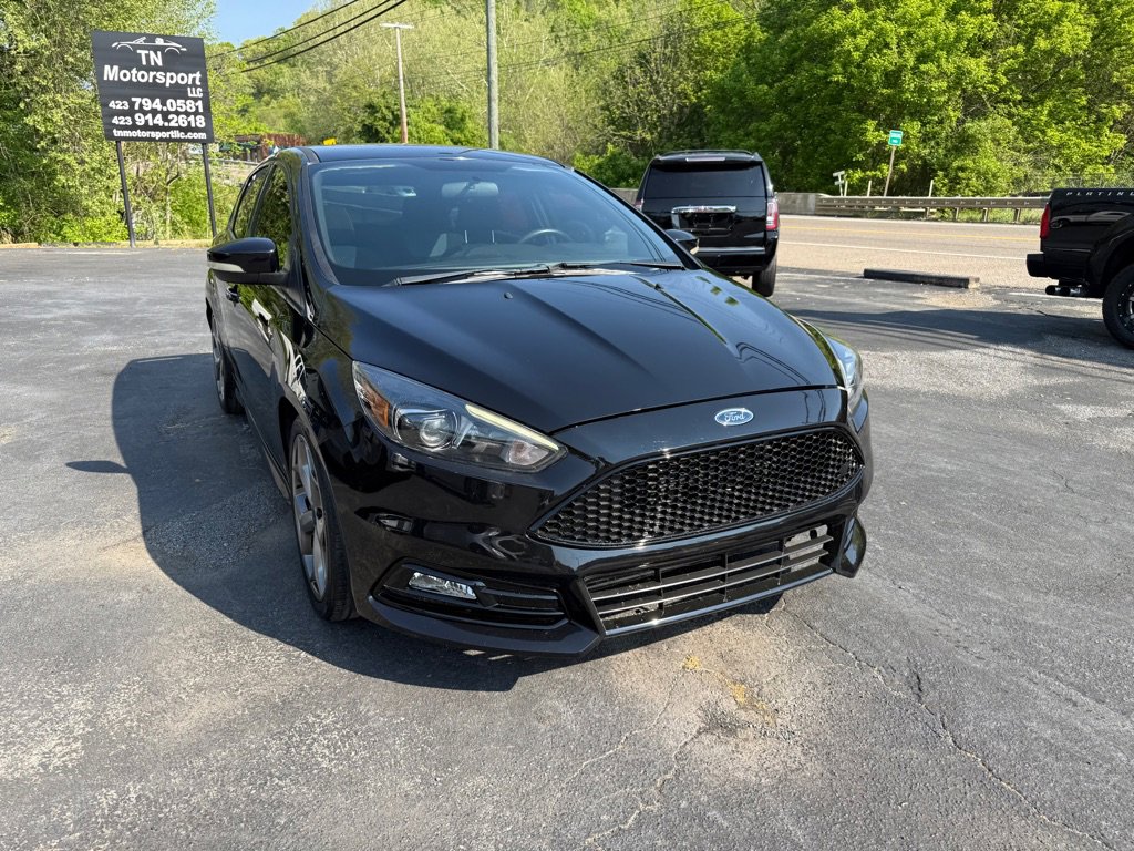 Used 2017 Ford Focus ST w/ Equipment Group 401A FWD image 42