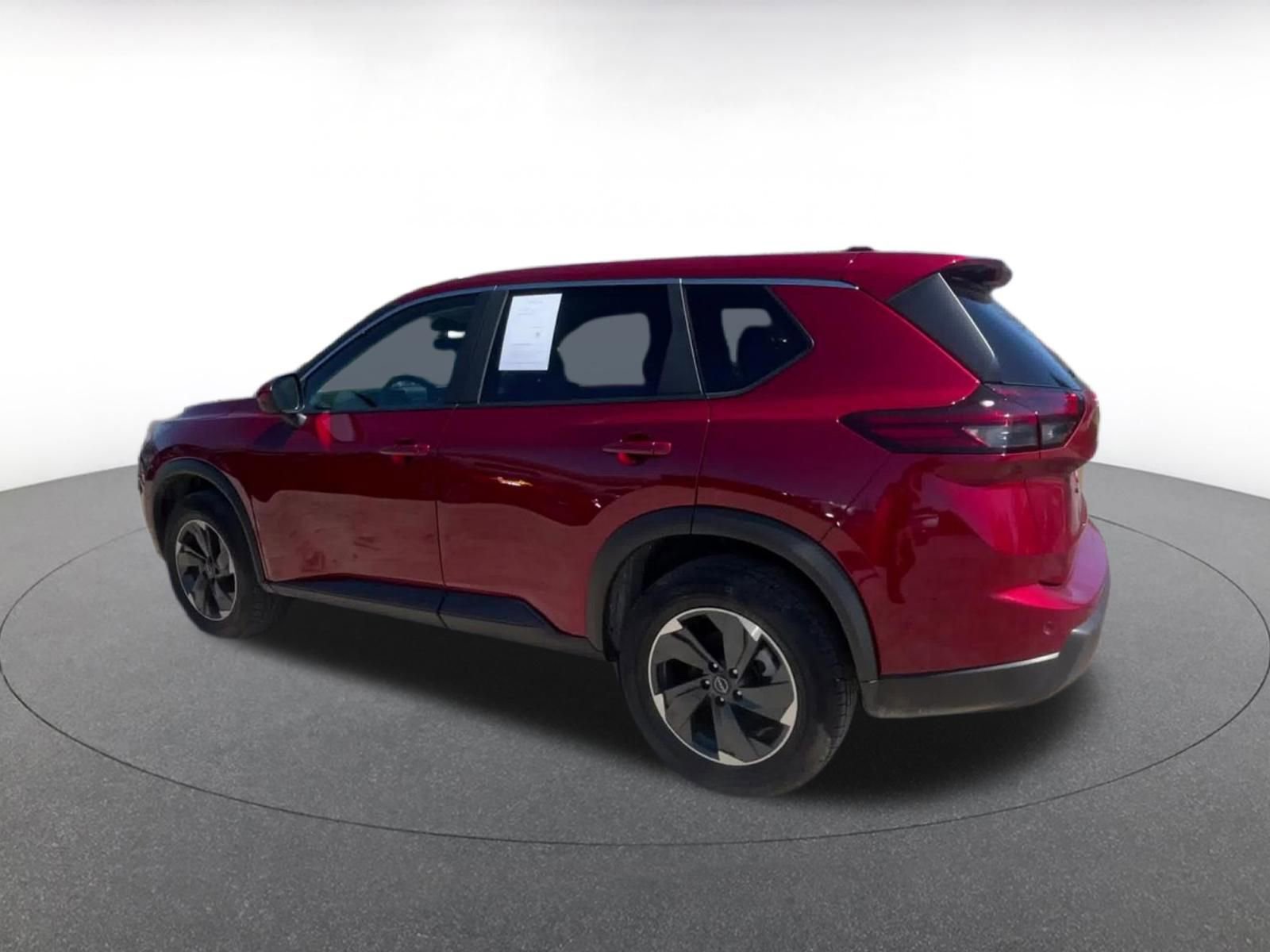 Used 2025 Nissan Rogue SV AWD/4WD image 10