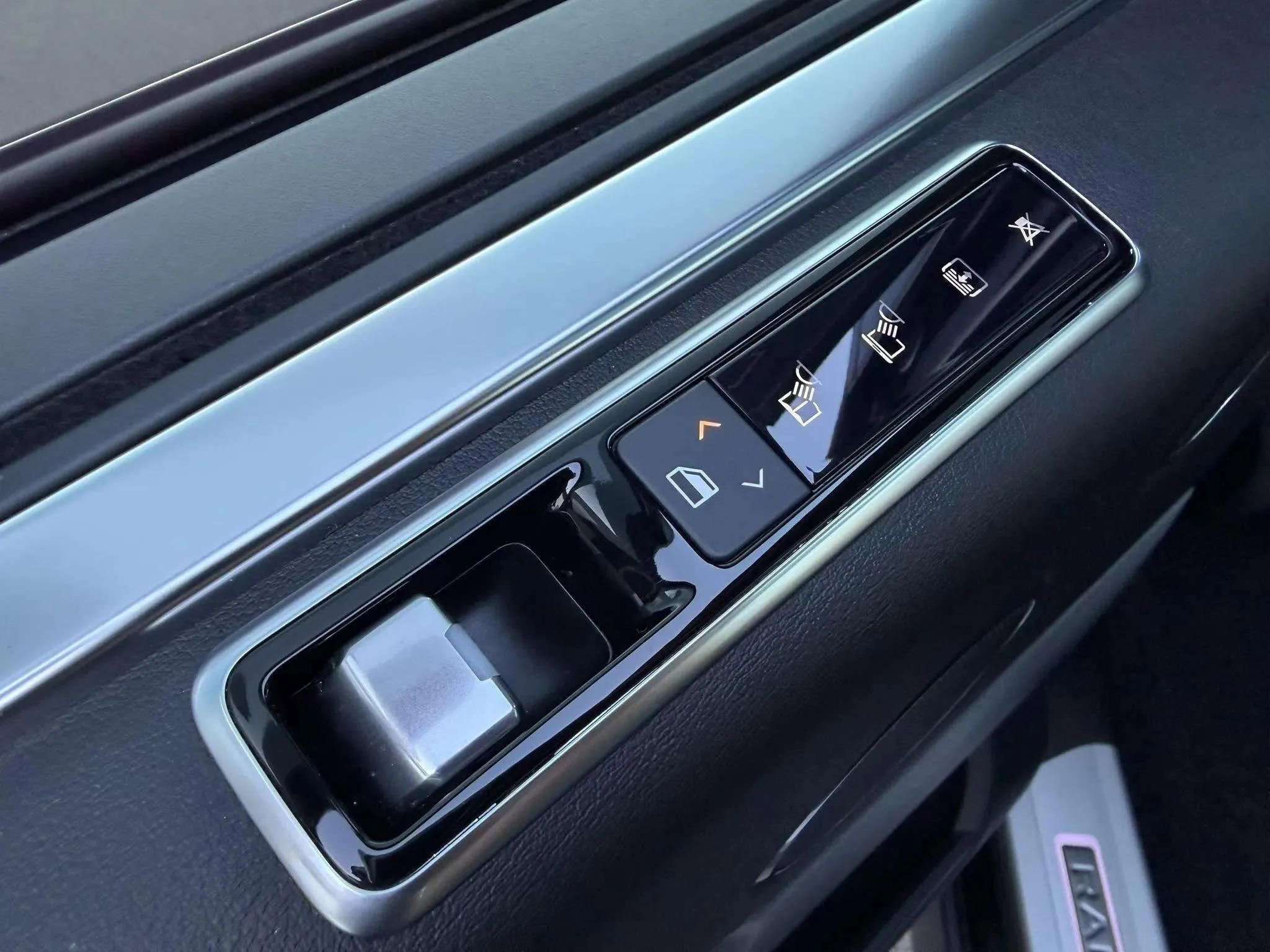 Used 2021 Land Rover Range Rover P525 Westminster Edition LWB image 18