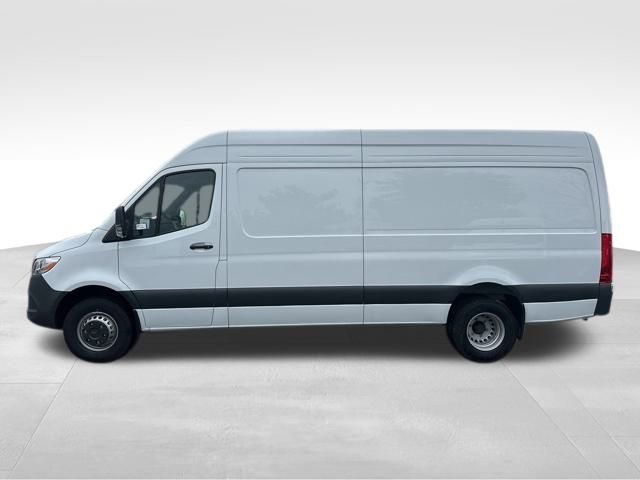 New 2025 Mercedes-Benz Sprinter 4500 image 2