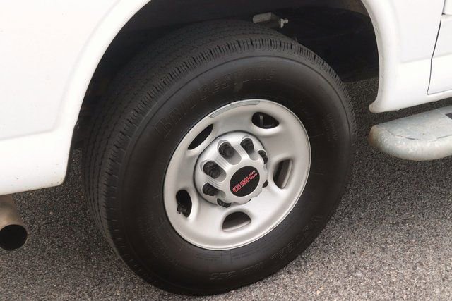Used 2024 GMC Savana 2500 w/ Driver Convenience Package RWD image 8