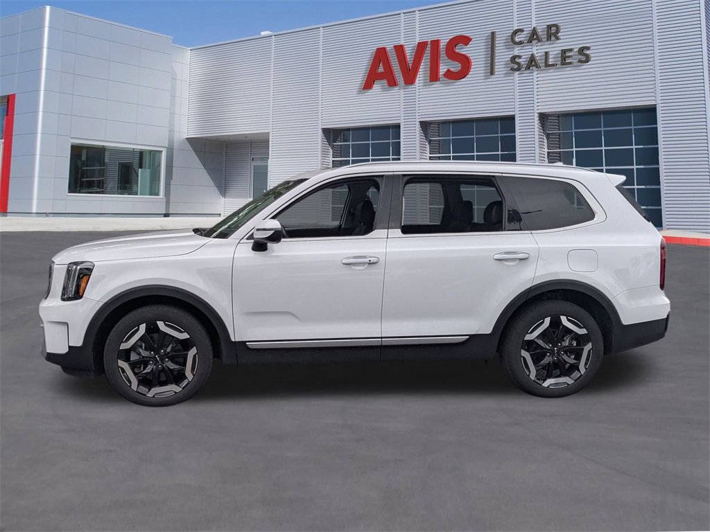 Used 2025 Kia Telluride S image 11