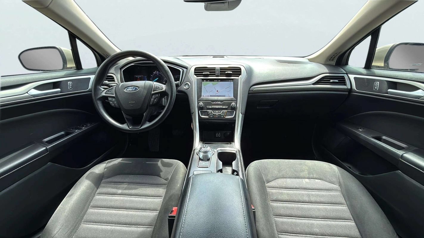 Used 2019 Ford Fusion SE FWD image 8