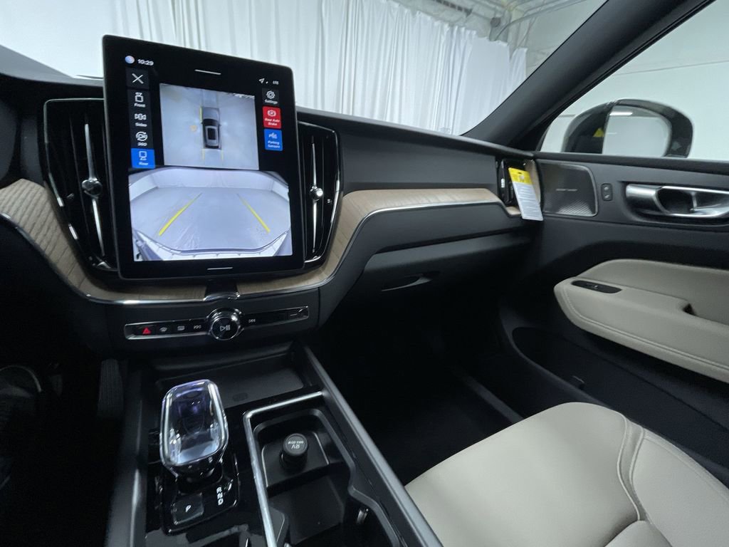 New 2026 Volvo XC60 B5 Plus w/ Protection Package Premier image 20