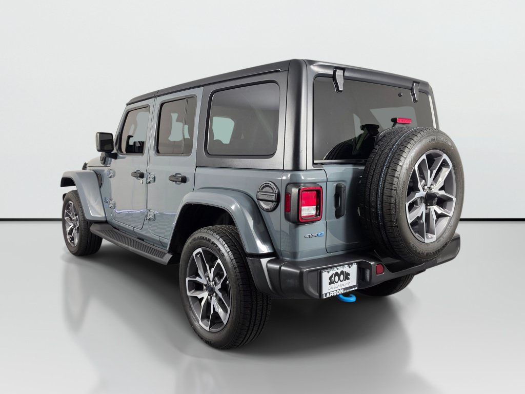Used 2024 Jeep Wrangler Unlimited w/ Convenience Group AWD/4WD image 3