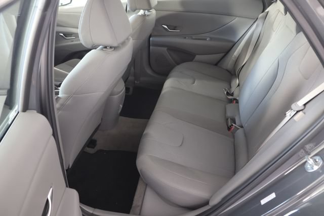 Certified 2024 Hyundai Elantra SE FWD image 18