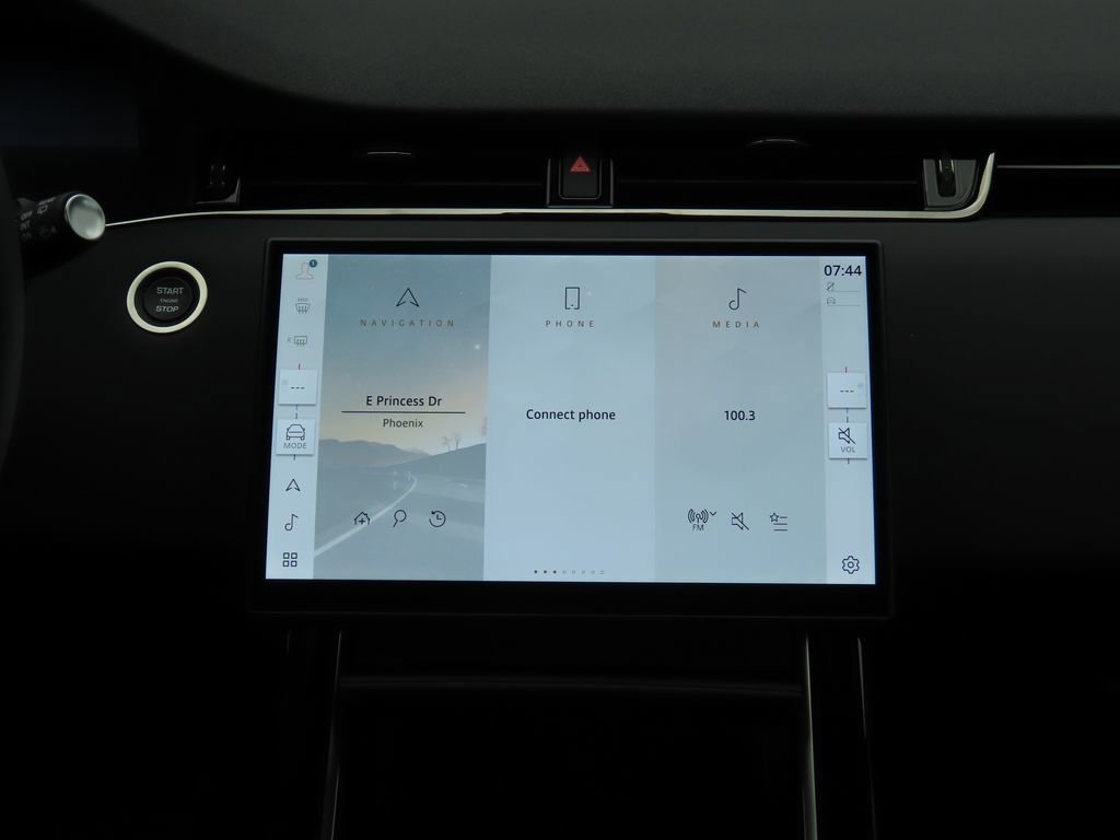 Used 2025 Land Rover Range Rover Evoque S image 14