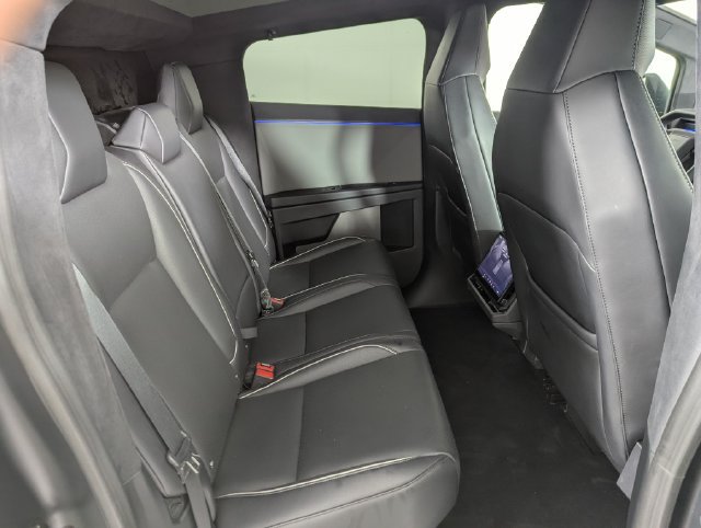 Used 2025 Tesla Cybertruck AWD Crew Cab image 18