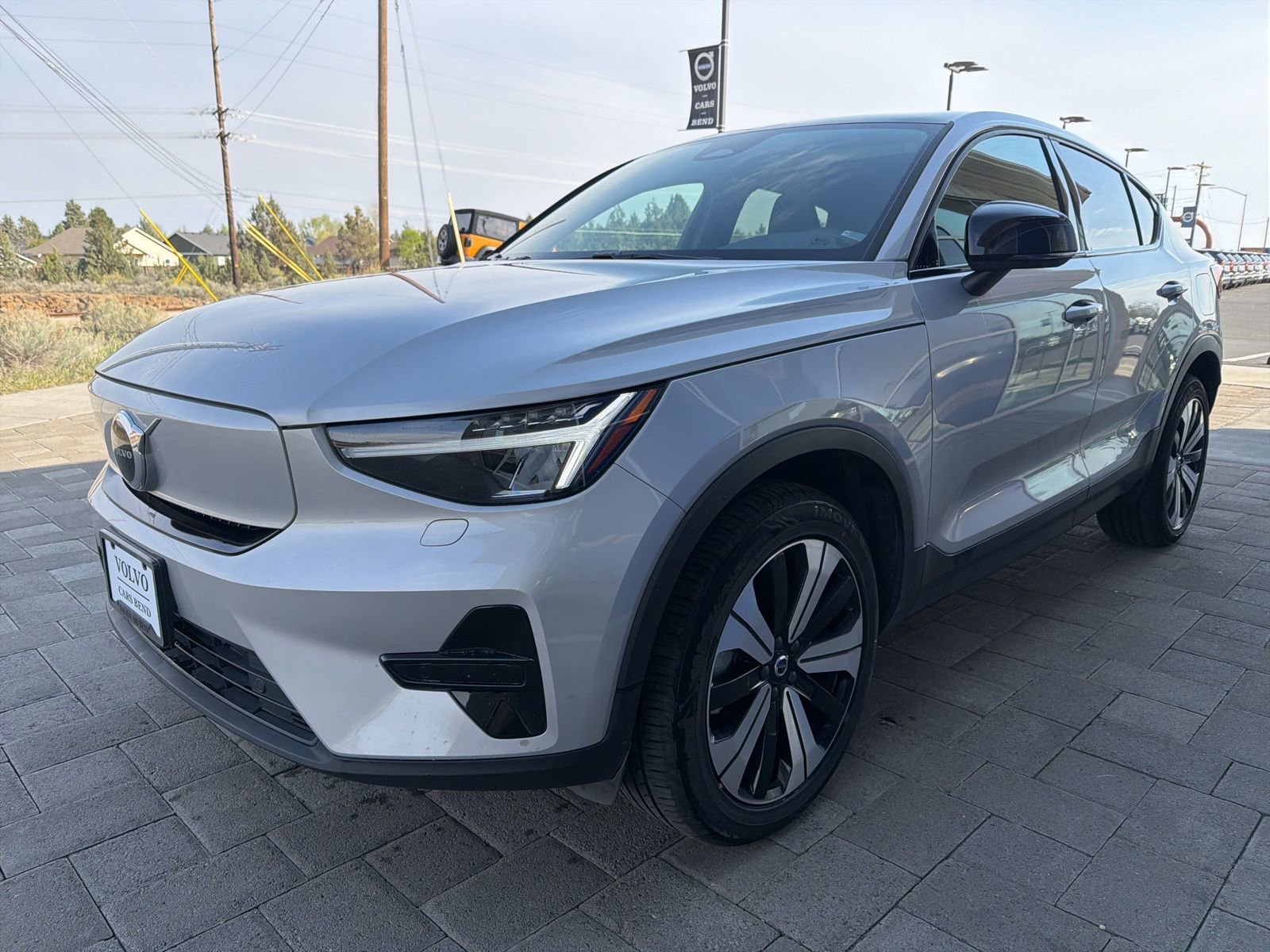 Used 2023 Volvo C40 Recharge Core w/ Climate Package AWD/4WD image 4