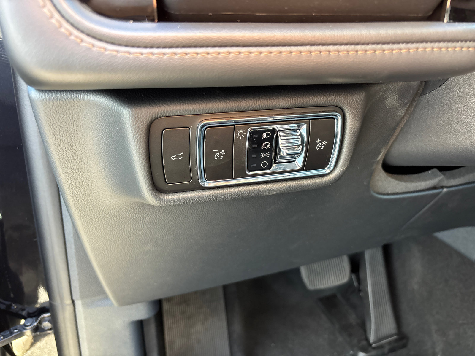 New 2027 Lincoln Aviator Reserve w/ Jet Appearance Package AWD/4WD image 14