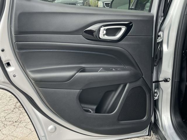 New 2026 Jeep Compass Latitude image 13