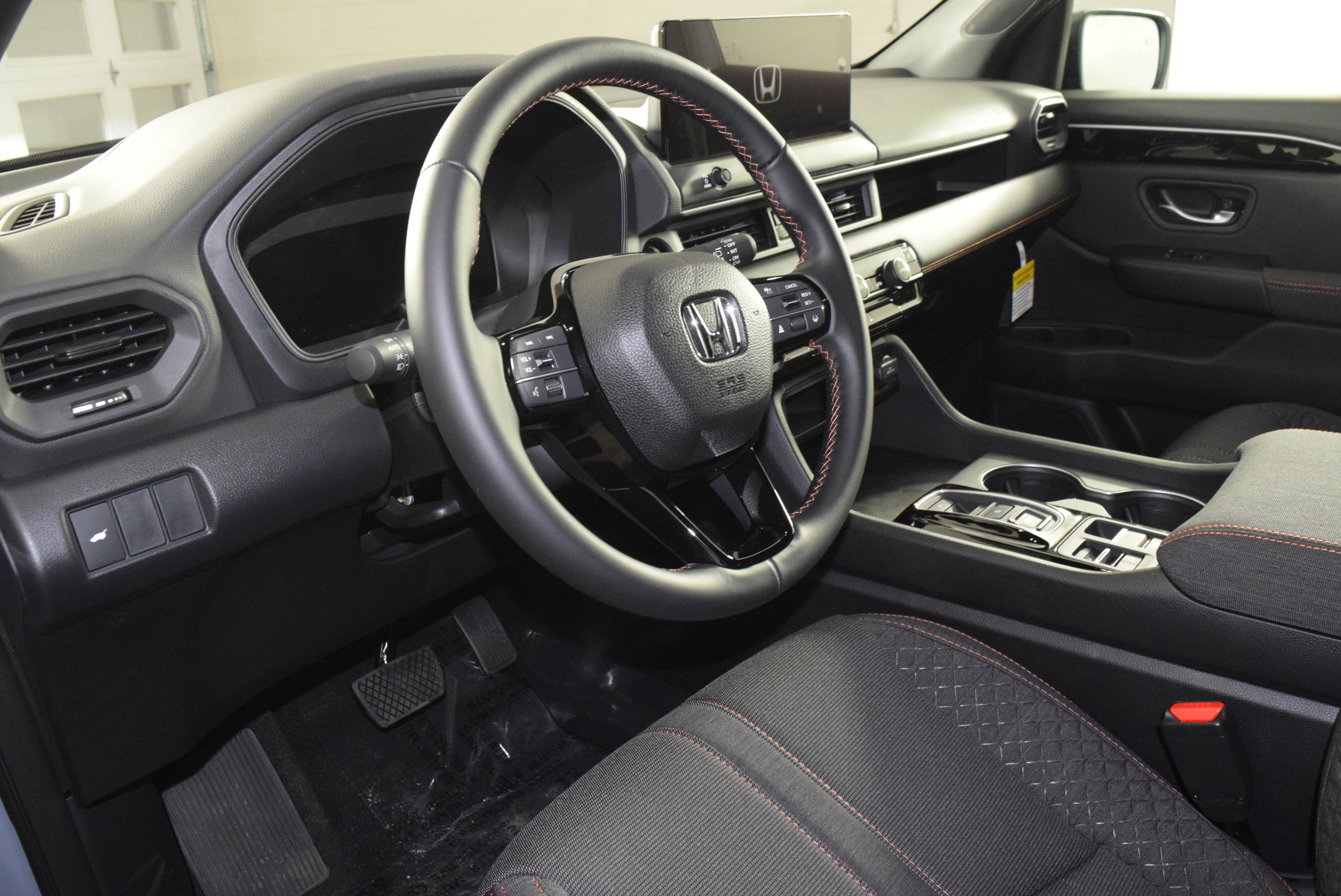 New 2026 Honda Pilot Sport image 2