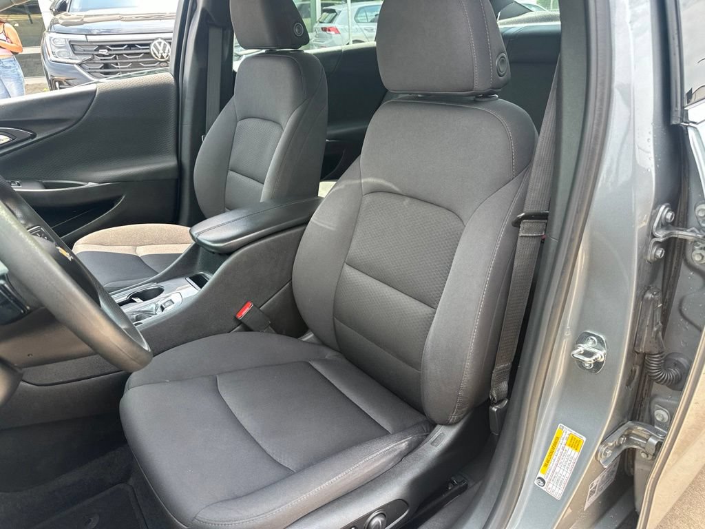 Used 2023 Chevrolet Malibu LT FWD image 11