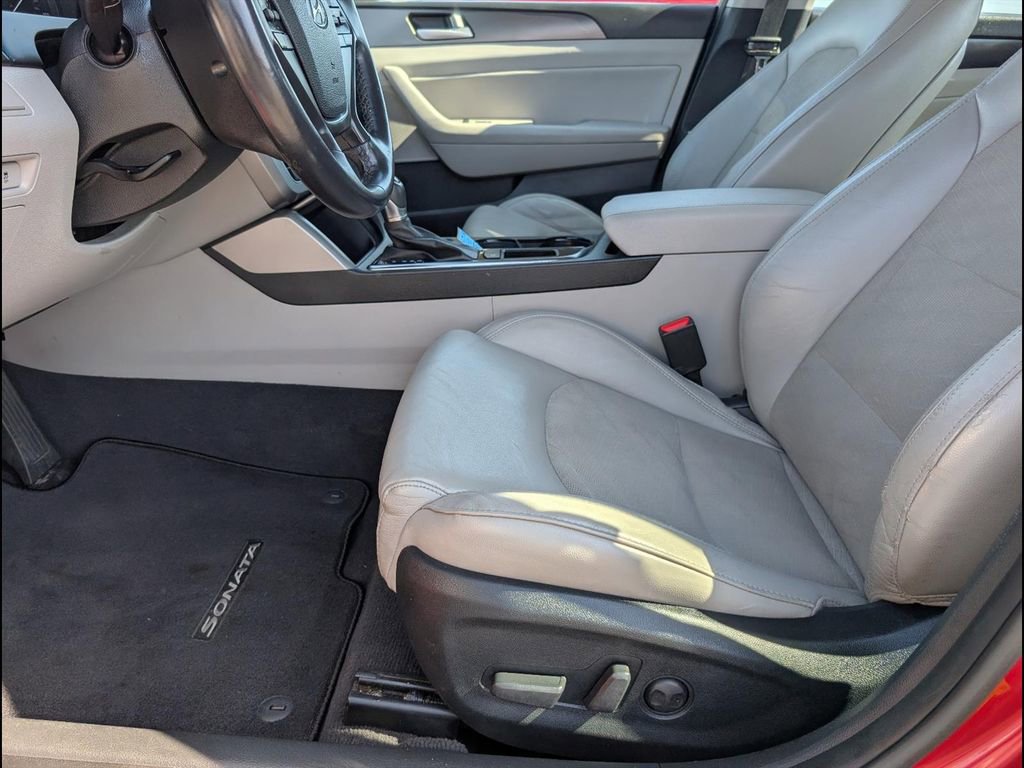 Used 2017 Hyundai Sonata Sport w/ Value Edition Package 02 FWD image 12
