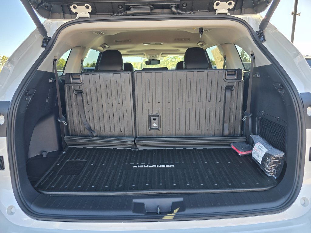 New 2026 Toyota Highlander XLE AWD/4WD image 13