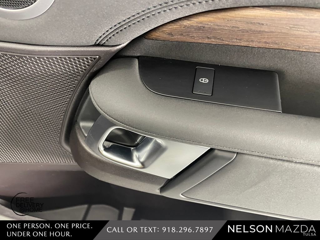 Used 2018 Land Rover Discovery HSE image 46