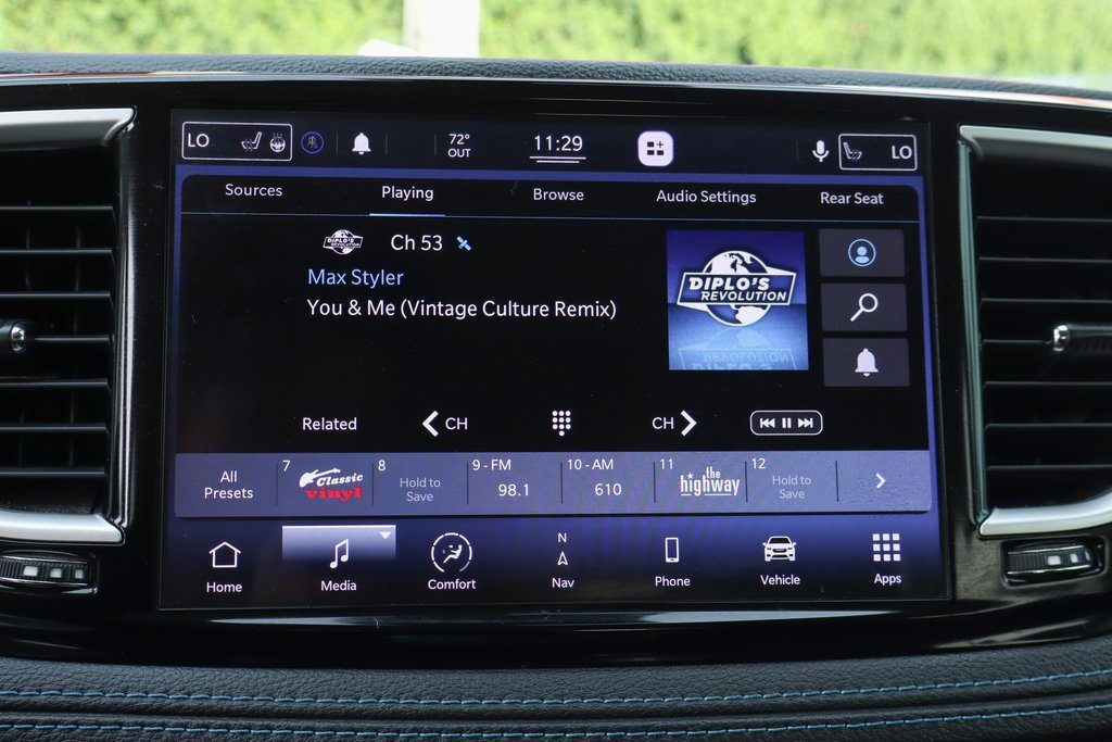 Used 2021 Chrysler Pacifica Touring-L w/ Uconnect Theater Family Group image 27