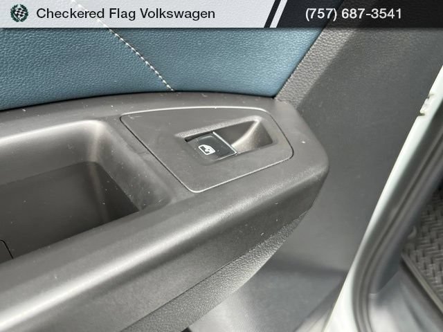 Used 2023 Volkswagen Atlas Cross Sport SEL R-Line AWD/4WD image 29