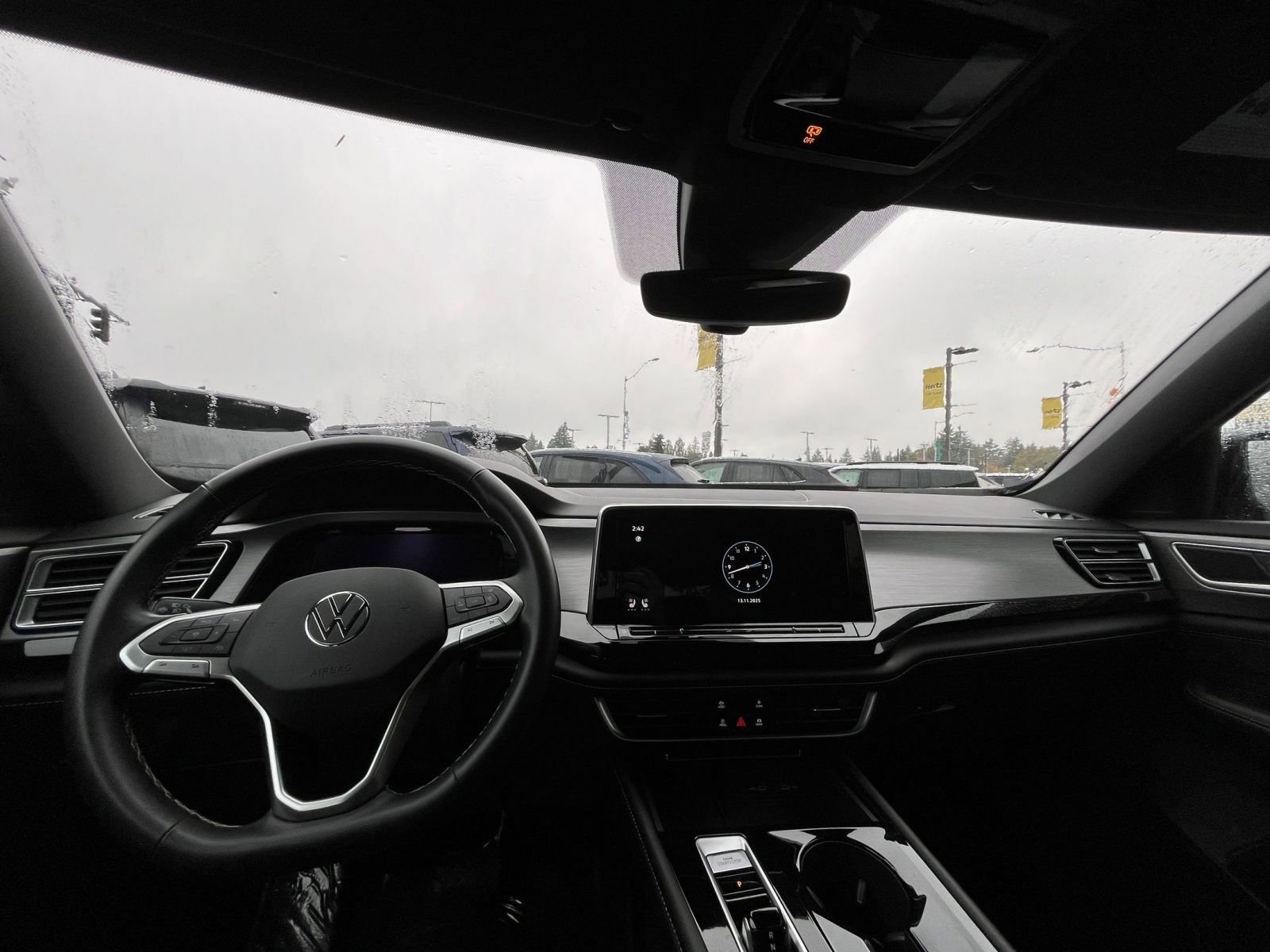 Used 2025 Volkswagen Atlas Cross Sport SE image 33