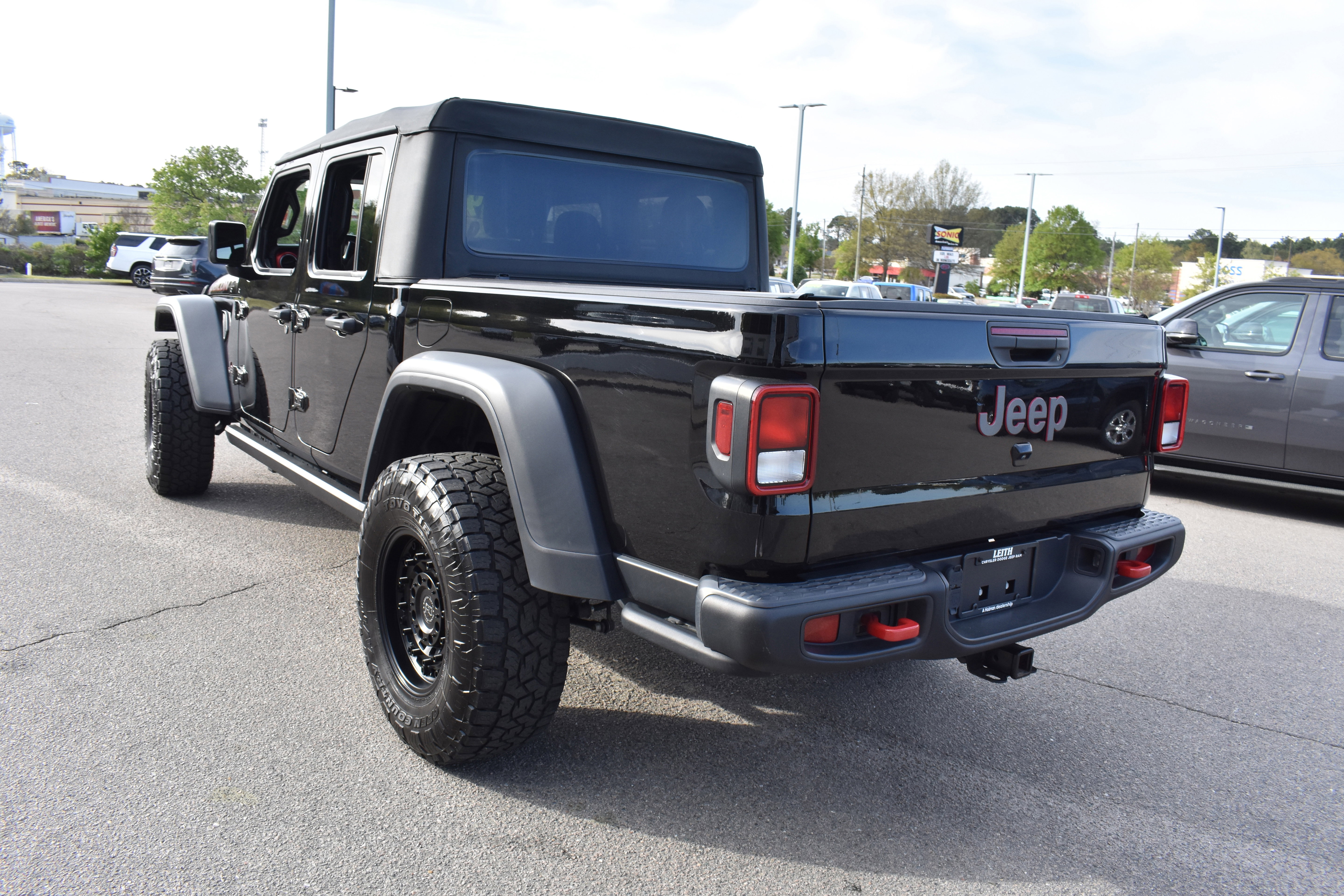 Used 2020 Jeep Gladiator Rubicon w/ Trailer Tow Package image 7
