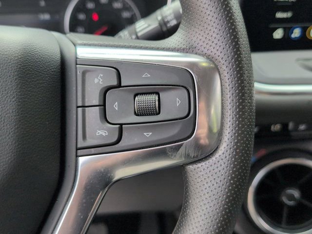Used 2025 Chevrolet Blazer LT FWD image 21