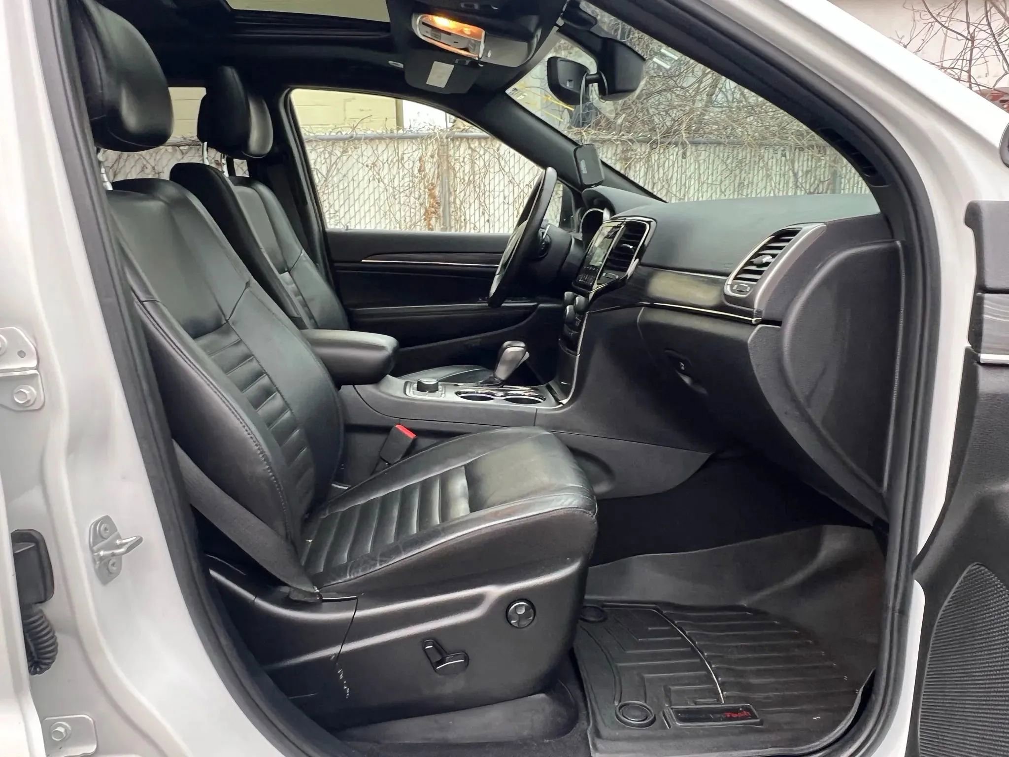 Used 2019 Jeep Grand Cherokee Limited X image 32