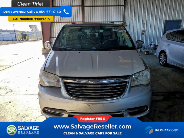 Used 2013 Chrysler Town & Country Touring-L w/ Premium Group image 7