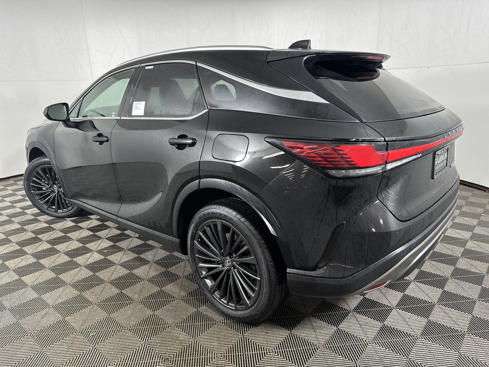 Used 2025 Lexus RX 350h w/ Convenience Package image 4