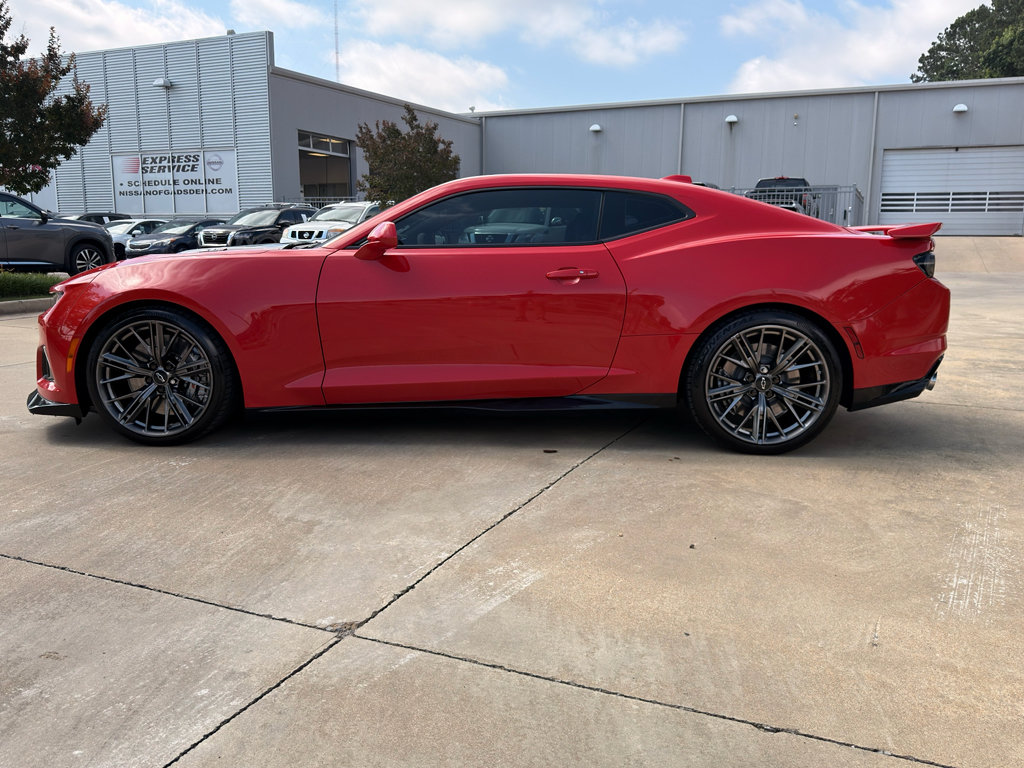 Used 2022 Chevrolet Camaro ZL1 RWD image 6