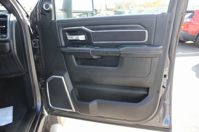 Used 2024 RAM 3500 Laramie w/ Night Edition image 31